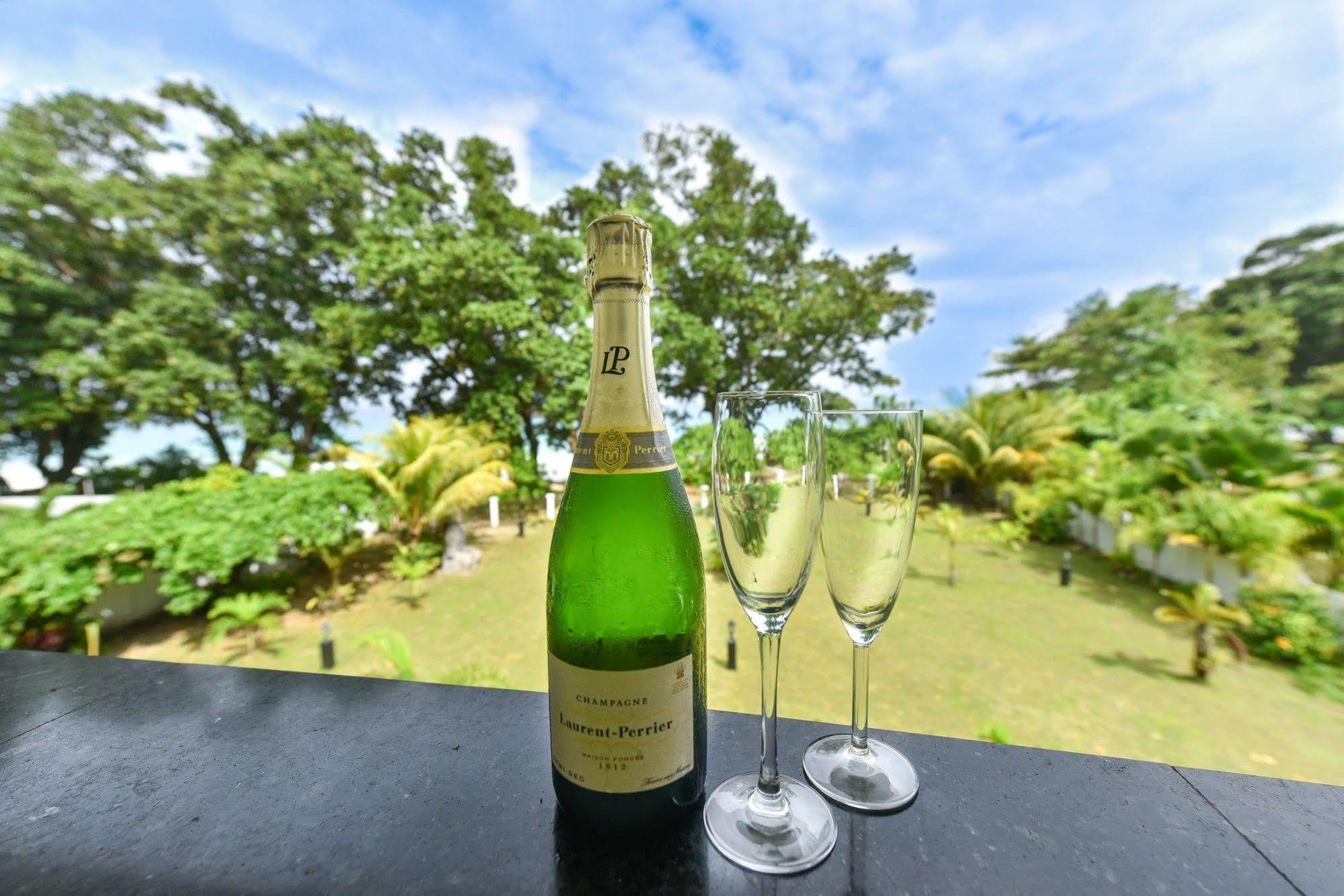 Chateau Elysium Beau Vallon  Bagian luar foto